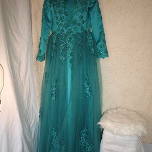 HAPPY WEDDING Long Green DRESS SIZE 14 USED FOR PHOTO SHOOT